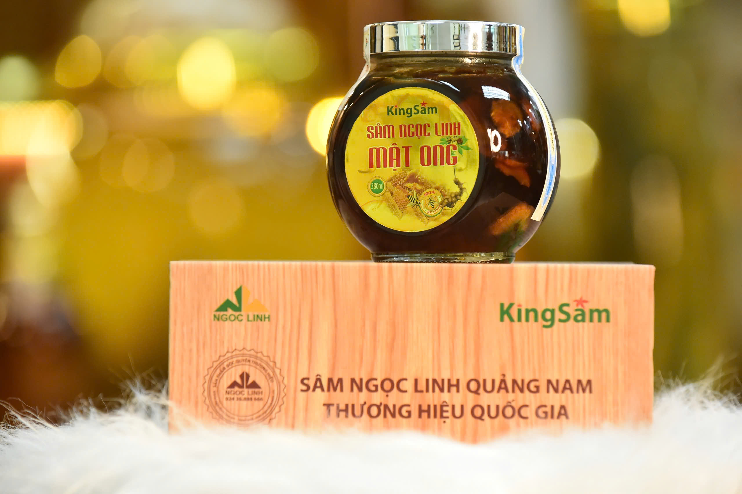Sâm Ngọc Linh Ngâm Mật Ong Rừng (380ml)